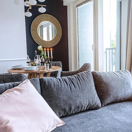 Apartment Black Pearl